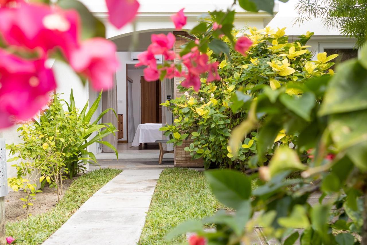 Sunrise Attitude (Adults Only) Hotel Belle Mare Exterior photo