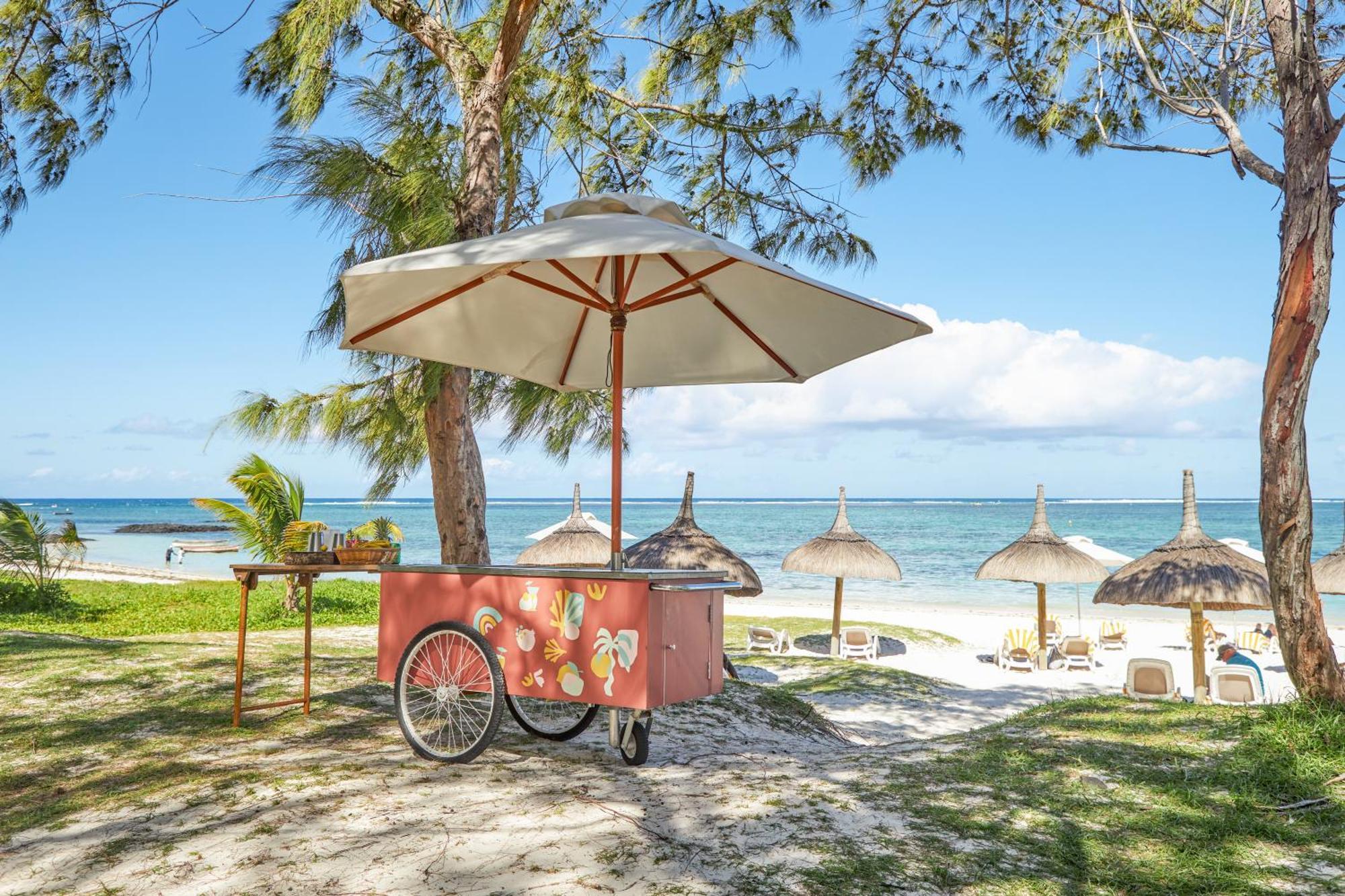 Sunrise Attitude (Adults Only) Hotel Belle Mare Exterior photo
